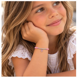 PULSERA MACRAME CON CORAZON ROSA