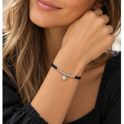PULSERA MACRAME NEGRO CON CORAZON